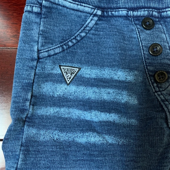 Guess “Graffiti” Jean Like Jeggings - Picture 4 of 5